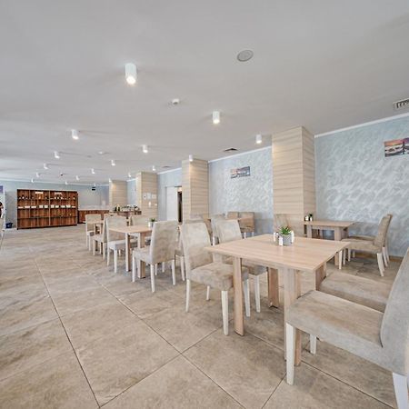 Cinema Hotel بريمورسكو المظهر الخارجي الصورة