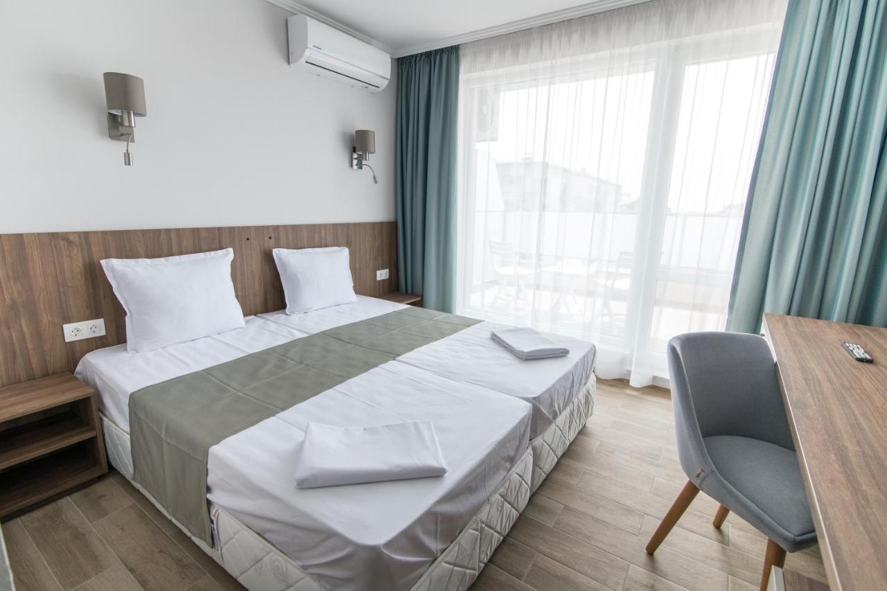 Cinema Hotel بريمورسكو المظهر الخارجي الصورة
