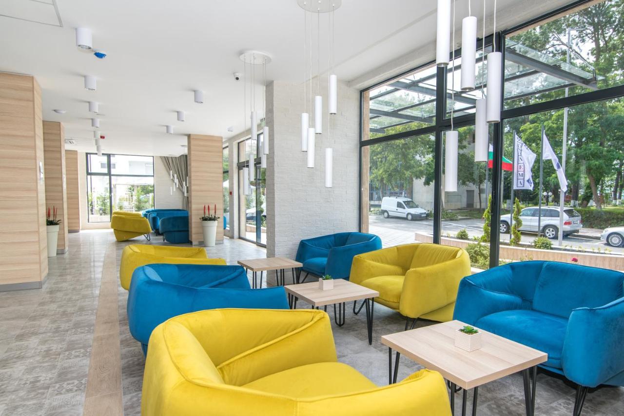 Cinema Hotel بريمورسكو المظهر الخارجي الصورة