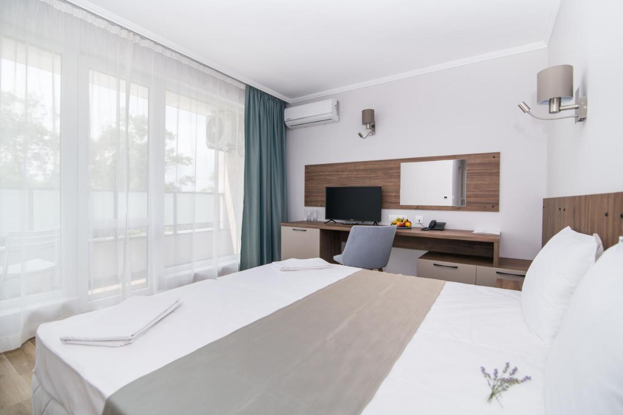 Cinema Hotel بريمورسكو المظهر الخارجي الصورة