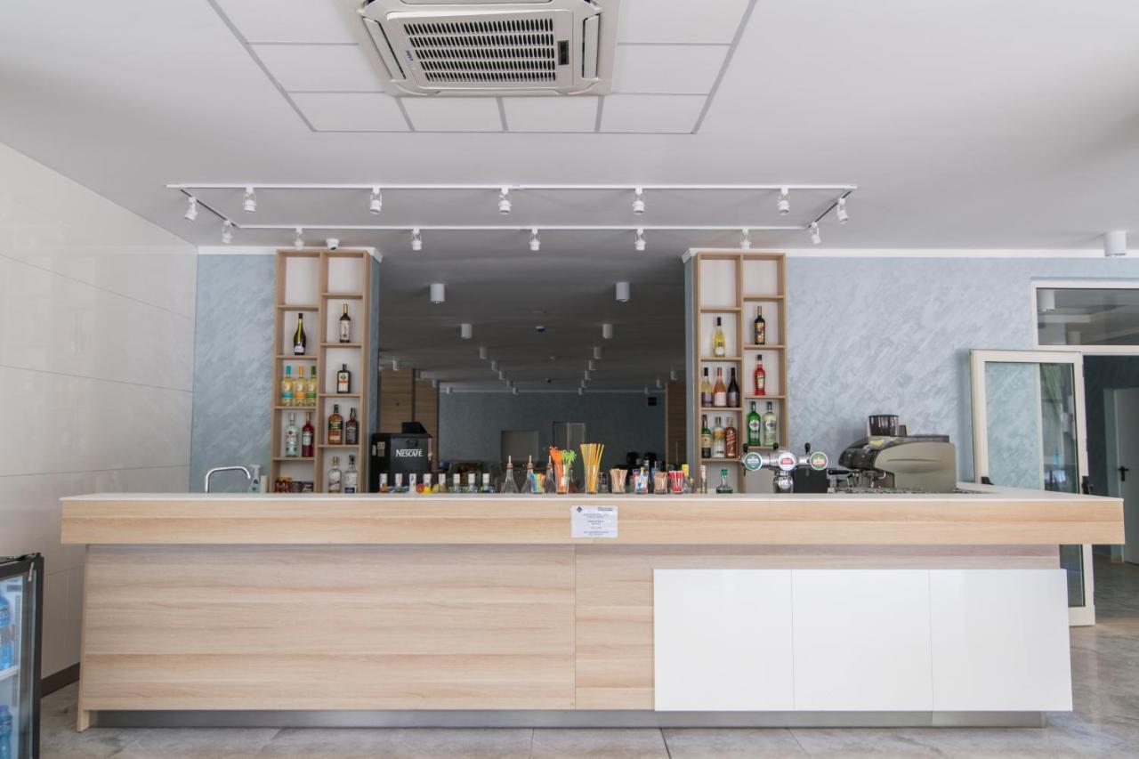 Cinema Hotel بريمورسكو المظهر الخارجي الصورة