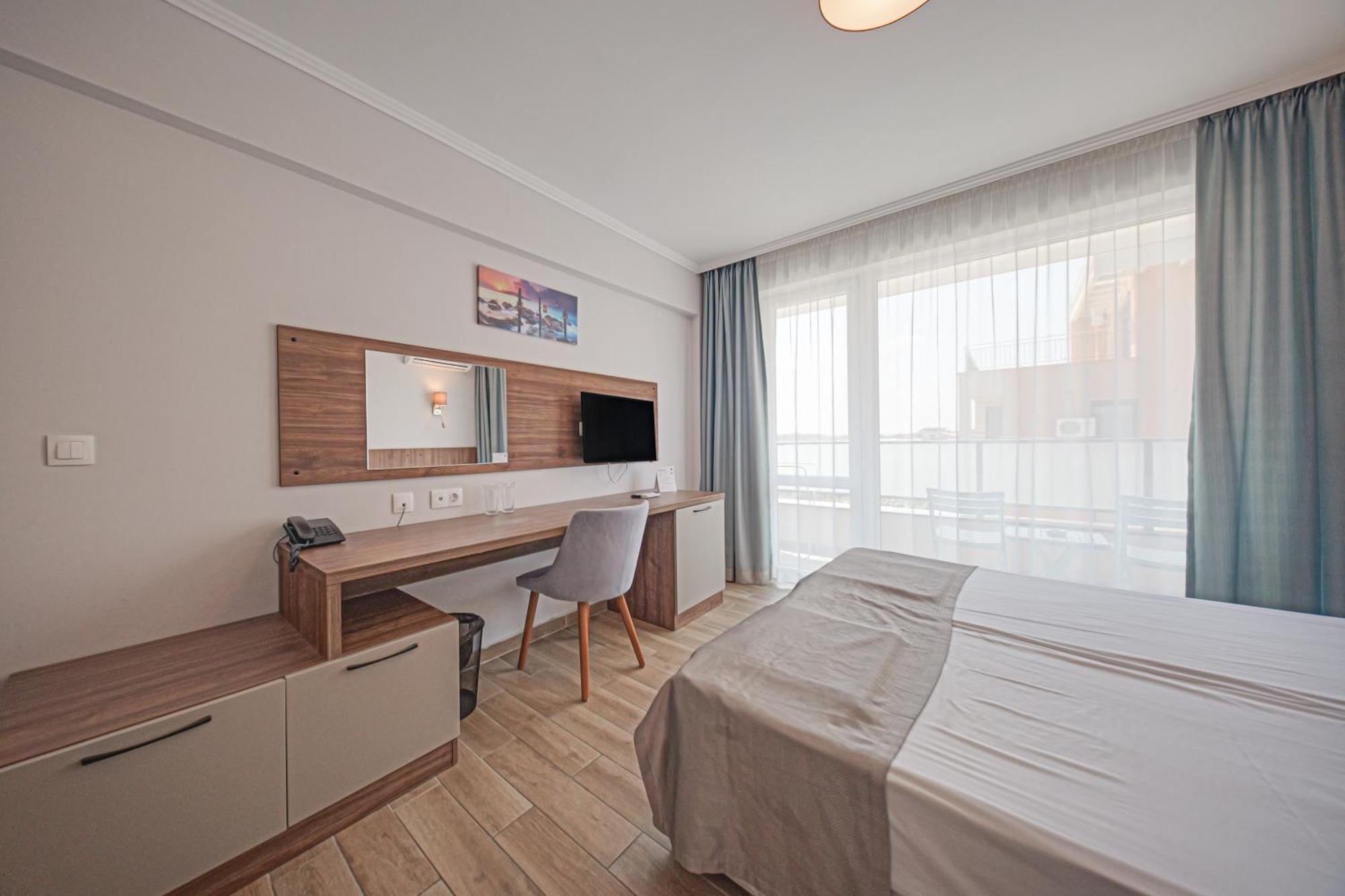 Cinema Hotel بريمورسكو المظهر الخارجي الصورة