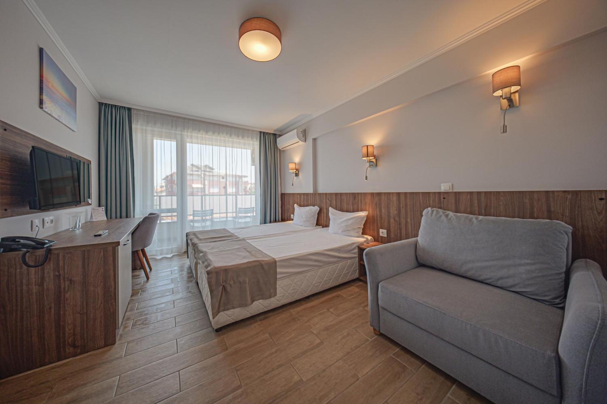 Cinema Hotel بريمورسكو المظهر الخارجي الصورة